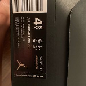 AIR JORDAN 1s. SIZE 4.5 (BOYS)